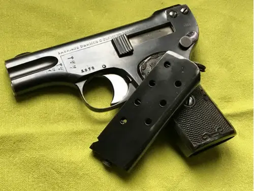 Pistolet semi-automatique Clément